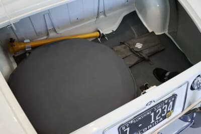 10万6400ドル（邦貨換算約1692万円）で落札されたダットサン「2000スポーツ」（C）Courtesy of Broad Arrow