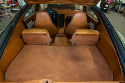 3万800ドル（邦貨換算489万7200円）で落札されたポルシェ 928（C）Courtesy of RM Sotheby's