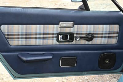 7313ポンド（邦貨換算約157万円）で落札されたトライアンフ「TR7 コンバーチブル」（C）Iconicauctioneers