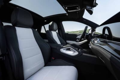 メルセデス・ベンツGLE Coupe：ナビゲーション機能では、Google Mapsの技術とメルセデス独自のUIを融合したシステムを採用