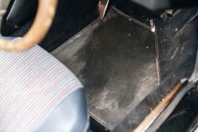 6750ポンド（邦貨換算約142万4250円）で落札された「ベルトーネ X1/9」（C）Iconicauctioneers