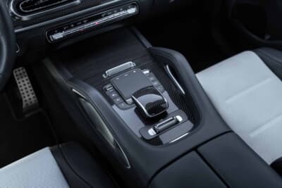 メルセデス・ベンツGLE Coupe：物理的なスイッチとタッチパネルの操作性を追求した効率性の高いインターフェイスで、使い勝手に優れる