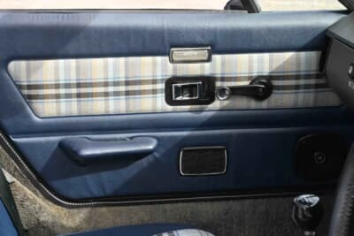 7313ポンド（邦貨換算約157万円）で落札されたトライアンフ「TR7 コンバーチブル」（C）Iconicauctioneers