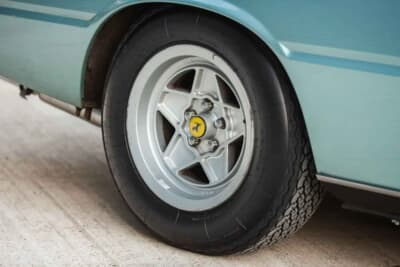 買い手がつかず流札（NOT SOLD）となったフェラーリ「400i」（C）Iconicauctioneers