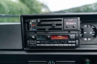 6750ポンド（邦貨換算約142万4250円）で落札された「ベルトーネ X1/9」（C）Iconicauctioneers