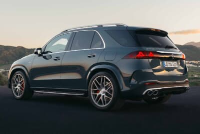 メルセデスAMG GLE53：デュアルテールパイプトリムを備えたAMG特有のエキゾーストシステムを装備したリアセクション