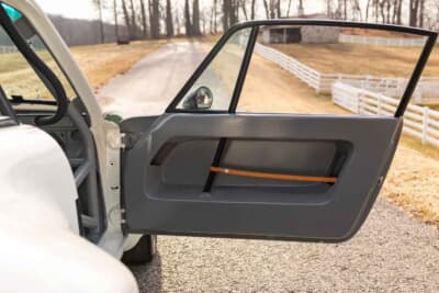 26万5000ドル（邦貨換算約4187万円）で落札されたポルシェ「911 カレラRSR トリビュート」（C）Courtesy of Broad Arrow Broad Arrow