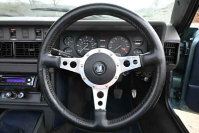 7313ポンド（邦貨換算約157万円）で落札されたトライアンフ「TR7 コンバーチブル」（C）Iconicauctioneers