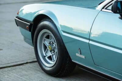 買い手がつかず流札（NOT SOLD）となったフェラーリ「400i」（C）Iconicauctioneers