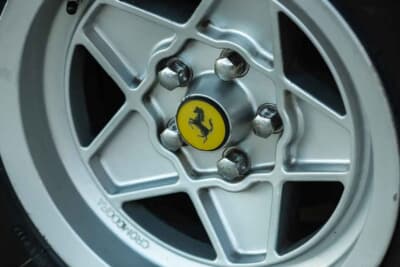 買い手がつかず流札（NOT SOLD）となったフェラーリ「400i」（C）Iconicauctioneers