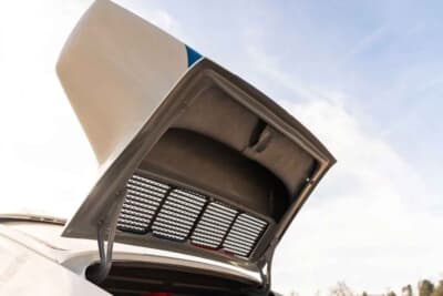 26万5000ドル（邦貨換算約4187万円）で落札されたポルシェ「911 カレラRSR トリビュート」（C）Courtesy of Broad Arrow Broad Arrow