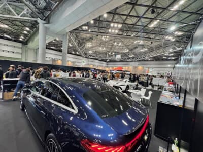 メルセデス・ベンツ EQS450＋：イベントで展示されたデモカー。12日間のイベント中、常にエアコンとオーディオの電源を入れっぱなしにしていたが、大容量バッテリーのおかげで一度も充電せずに済んだという