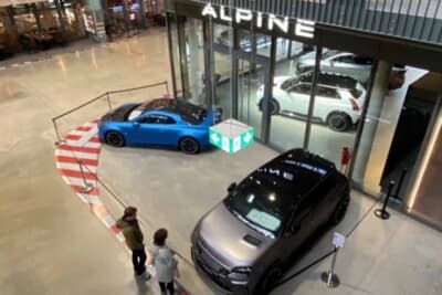 Motorworld内のアルピーヌ（ALPINE）ショールーム