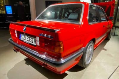 2026年で50周年を迎えた「3シリーズ」特別展が開催されていたBMWのショールーム
