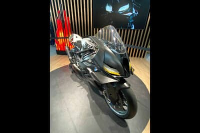 コンセプト RRという未発売モデル。昨年のグッドウッドでBMW Motorrad社長自身がライディング