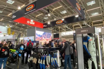 バイクのウェアもこだわり出したらとんでもなくお高くなりそうですね