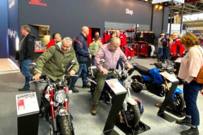 ホンダには各種ちいさめなバイクもあることからシニアも安心？