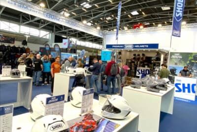 日本のSHOEI のヘルメットもバイカーのステータス