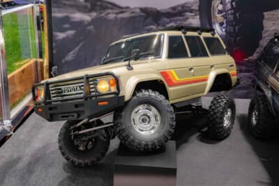 トヨタ ランドクルーザー60(1/10スケール):細部まで作り込まれたボディはミニカーさながら
