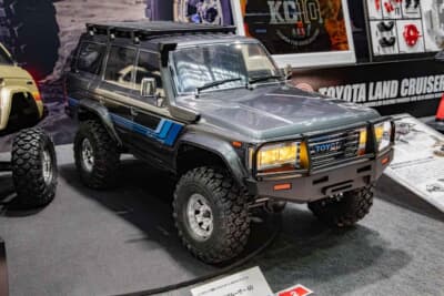 トヨタ ランドクルーザー60(1/10スケール):クリップレス仕様。ボディにピン穴がない特徴だ