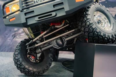 トヨタ ランドクルーザー60(1/10スケール):実車のようなサスペンションの動きで、岩場も軽快に走破する