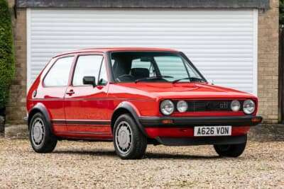 1万6875英ポンド（邦貨換算約359万円）で落札された初代フォルクスワーゲン「ゴルフGTI」（C）Iconicauctioneers
