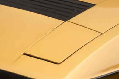6525英ポンド(邦貨換算約139万円)で落札された「ロータス エクラ」(C)Iconicauctioneers