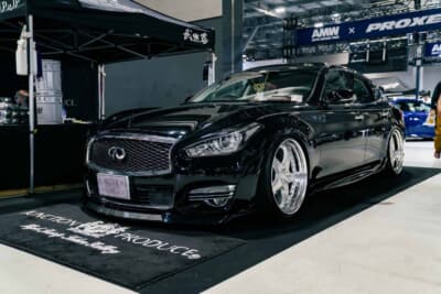 日産 Y51フーガ 後期:まとまりのあるエアロパーツのデザインが重厚な高級感を生み出している