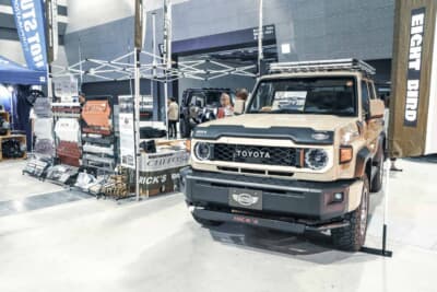 リミテッドチトセ トヨタ ランクル70:オートメッセ in 愛知に展示されたデモカー。各部に縞板風のアレンジが光る