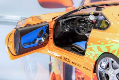 トヨタ スープラ(1/18スケール):室内に追加されたメーター類の細密な表現はまさに芸術的だ