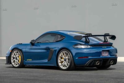 24万800ドル（邦貨換算約3756万円）で落札されたポルシェ 718ケイマン GT4 RS（C）Courtesy of Broad Arrow
