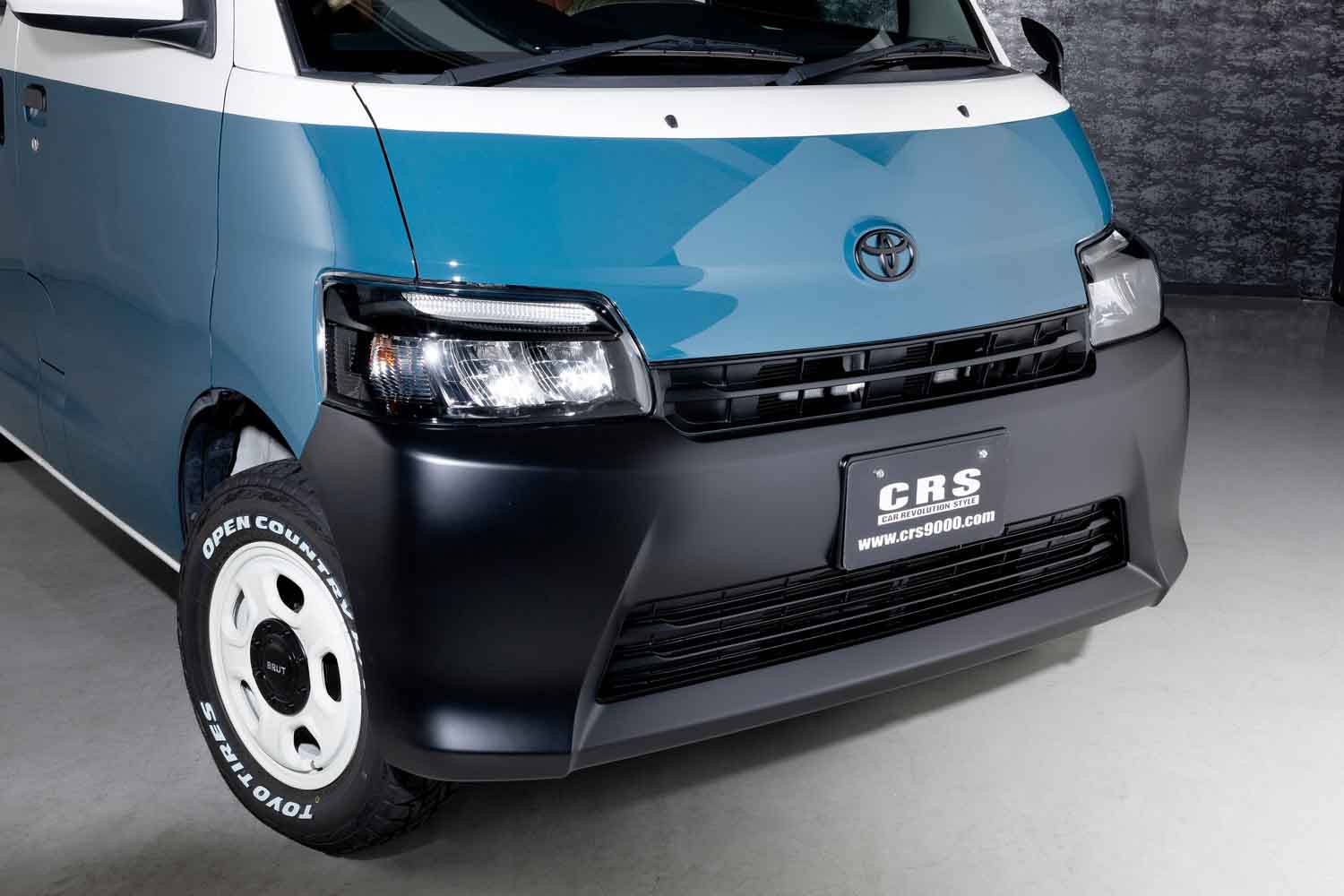 Cute and Manageable: Toyota TownAce-Based Light Camper Conversion
