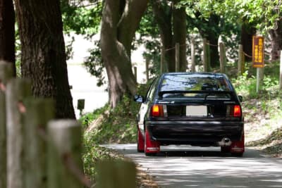 いすゞ ジェミニ イルムシャーR:力強いリアビュー。後続車にその存在感をアピール