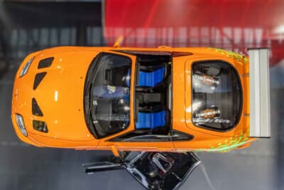 トヨタ スープラ(1/18スケール):ルーフを外すことで精巧に作られた室内を存分に楽しめる