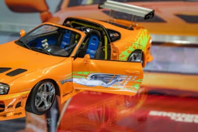 トヨタ スープラ(1/18スケール):ウインドウの開閉状態をパーツの差し替えで変更できる仕様