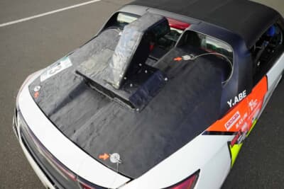 ホンダ S660：ボンネットフードはなんと自作。軽さと強度は十分に確保しており、エアインテークの形状にもこだわった