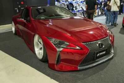 レクサス LC500：エイトーレが製作したスタンス系の1台。特別なエアサスで限界までローダウンする