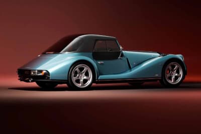 モーガン スーパースポーツ400：リアには「MORGAN」のレタリングと「400」バッジ。ブランド史上最強モデルの証がテールに刻まれた