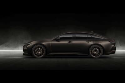 トヨタ クラウン:「CRAFTSMANSHIP CONCEPT」と名付けられたモデル。ダークなトーンでまとめられた仕上がりで、フラッグシップにふさわしいラグジュアリーな雰囲気を最大限に引き出している