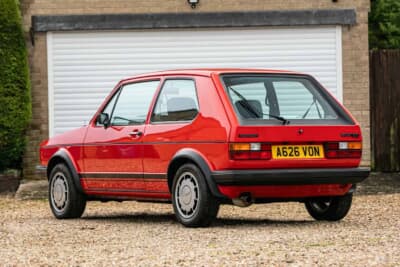 1万6875英ポンド（邦貨換算約359万円）で落札された初代フォルクスワーゲン「ゴルフGTI」（C）Iconicauctioneers