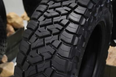 TOYO TIRES OPEN COUNTRY: サステナブル素材を採用し、オフロード性能とアグレッシブなデザインを兼ね備えた新ラギットテレーンタイヤ、それがOPEN COUNTRY R/T TRAILだ