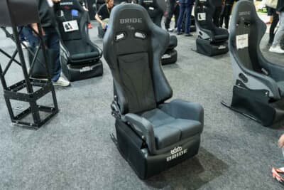ブリッド ガイアスIII ヌグレ：スポーツリクライニングの旗艦モデルに高級素材を合わせた仕様だ
