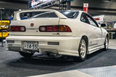 ホンダ インテグラ タイプR(DC2):C WEST製リアエアロを装着したリアビュー。バンパー左端には「C-WEST」のロゴが確認できる
