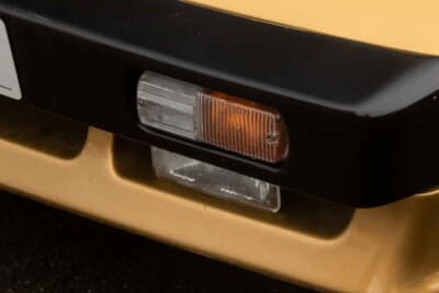 6525英ポンド(邦貨換算約139万円)で落札された「ロータス エクラ」(C)Iconicauctioneers