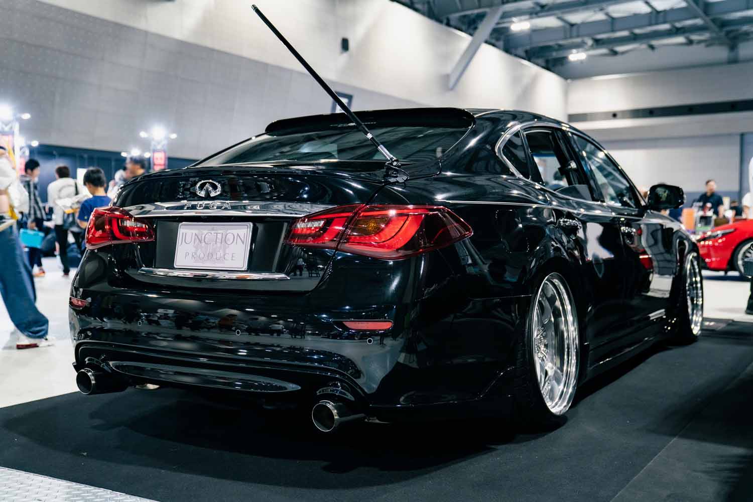 アンテナブーム再燃!? ジャンクションプロデュースの日産「Y51フーガ