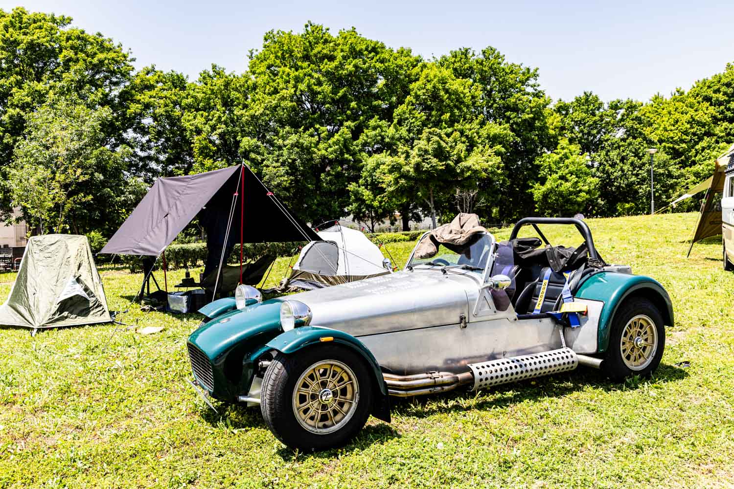 Camping is not just for SUVs! "LET'S CHILL" is an outdoor car event where owners gather with their freely customized cars.