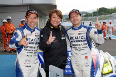 日産 GT-R リアライズ：近藤真彦監督を中心に、今季初優勝の喜びに沸く56号車のチーム陣営
