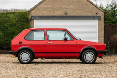 1万6875英ポンド（邦貨換算約359万円）で落札された初代フォルクスワーゲン「ゴルフGTI」（C）Iconicauctioneers
