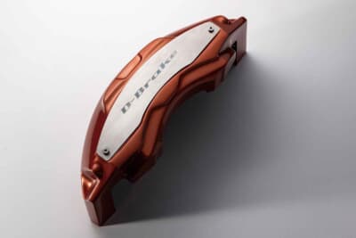 デコラボ Dブレーキ:落ち着いたトーンのオレンジメタリック。メタリック系をチョイスすればクールにキマる
