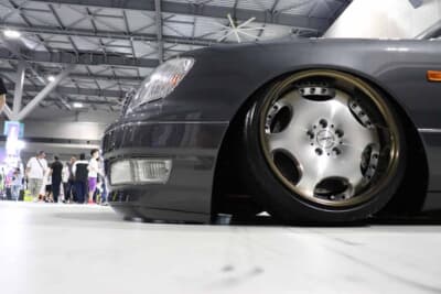トヨタ セルシオ:足回りは車高調もアーム類もすべて Tディメンドで固めた。エアドライブはTディメンドの認定ショップでもある